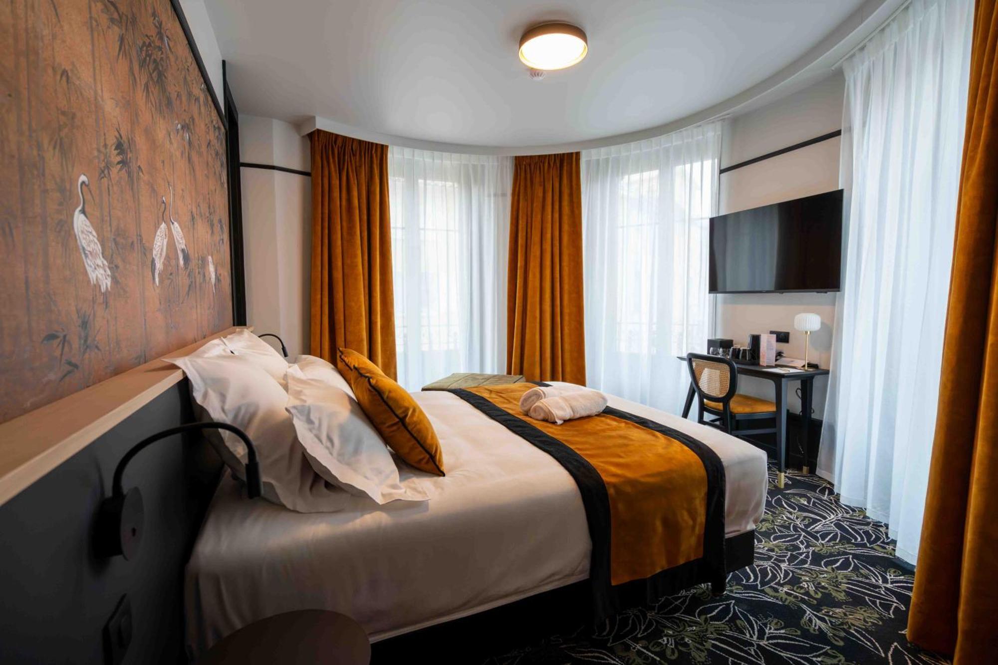 Hotel Et Restaurant Le Regina Le Puy-en-Velay Экстерьер фото